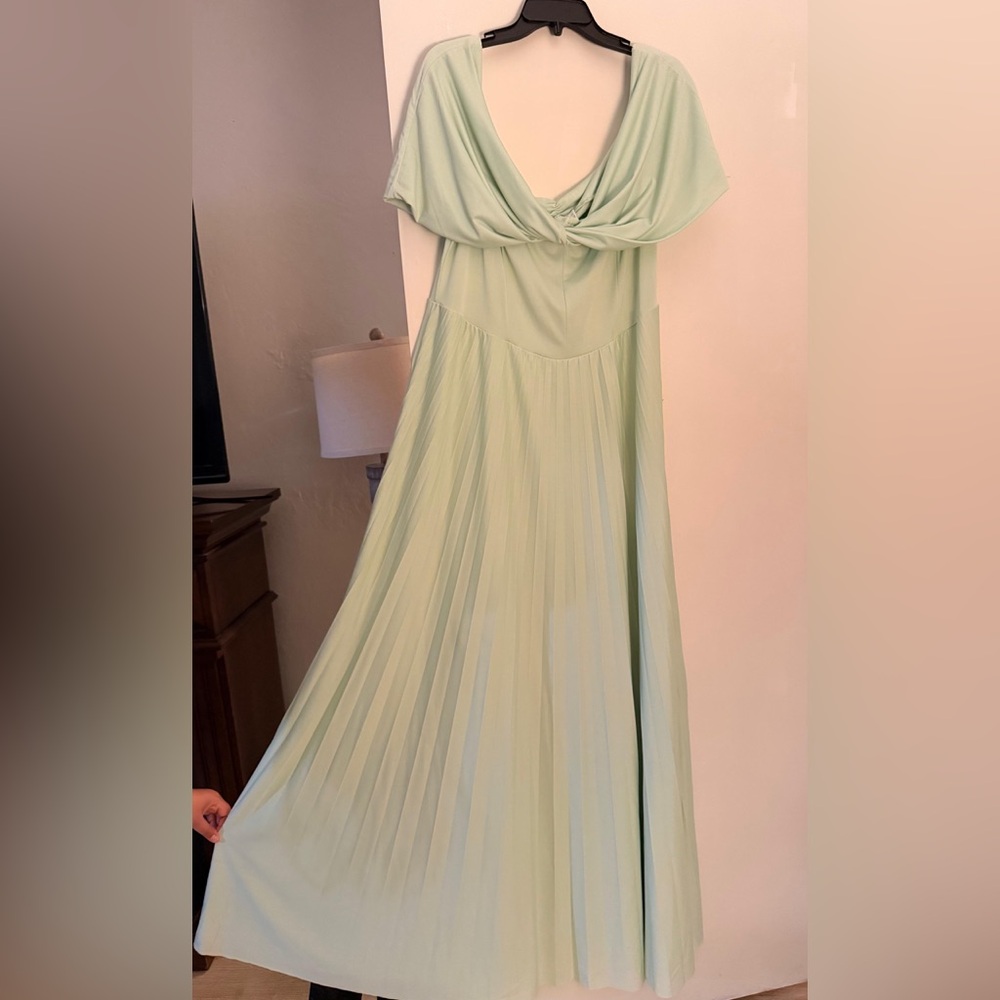 NEW Elegant Mint Green Off-Shoulder Dress